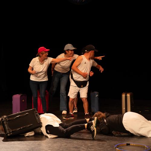 Tous au théâtre !